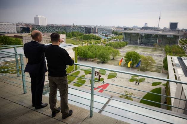Bilder des Jahres 2023, News 05 Mai News Themen der Woche KW19 News Bilder des Tages German Chancellor Olaf Scholz (L) meets with Ukrainian President Volodymyr Zelensky (R) in Berlin, Germany on May 14, 2023. Ukrainian President Zelensky visits Germany for the first time since since the start of the Russian invasion in February last year.  GRM2023051422