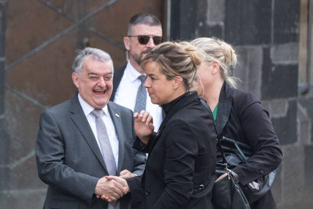 Karlspreisverleihung in Aachen am 14. Mai 2023. Die Wirtschaftsministerin von NRW und stellvertretende Ministerpraesidentin Mona Neubaur im Gespraech mit NRW Innenminister Herbert Reul. GERMANY - AACHEN - KARLSPREIS