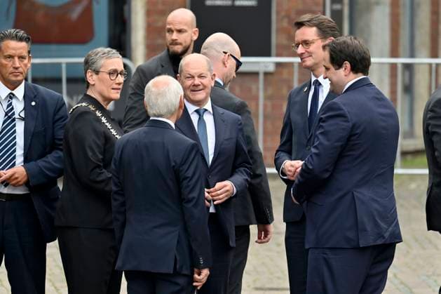 Sibylle Keupen, Jürgen Linden, Olaf Schloz and Hendrik Wüst at the award ceremony of the Charlemagne Prize 2023 to Volodymyr Selenskyj and the Ukrainian people in Aachen City Hall Aachen, 14 05 2023 Foto:xD.xAnoraganingrumx xFuturexImage