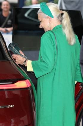 May 15, 2023, Cannes, CoÂ te d Azur, France: HELEN MIRREN spotted on La Croisette in Cannes on the eve of Opening Ceremony of the 76th annual Cannes Film Festival in Cannes, France Cannes France - ZUMAc179 20230515_zep_c179_067 Copyright: xMickaelxChavetx