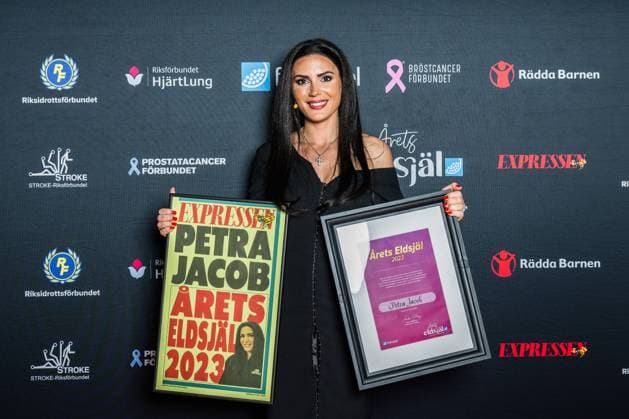 Bilder des Jahres 2023, Entertainment 05 Mai Entertainment Themen der Woche KW20 230515 Petra Jacob, Lebi Skol IF, vinnare av priset Arets Eldsjäl, poserar för en bild under Eldsjälsgalan 2023 den 15 maj 2023 i Stockholm. *** 230515 Petra Jacob, Lebi Skol IF, winner of the Eldsjäläl of the Year award, poses for a picture during the Eldsjälsgalan 2023 on May 15, 2023 in Stockholm.  Copyright: EMMAxWALLSKOG 1029938065st