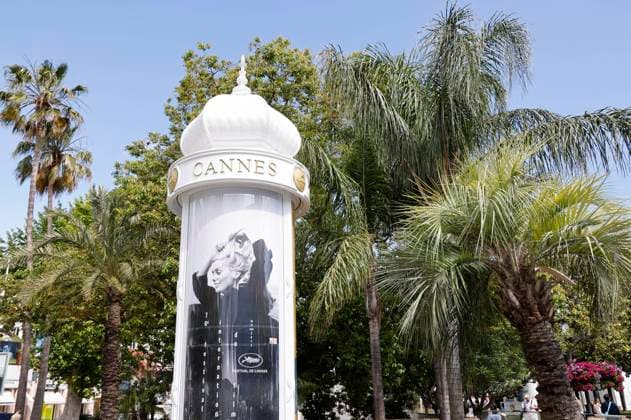Festival poster one day before the opening Festival de Cannes 2023 76 Cannes International Film Festival Cannes, 15 05 2023 Foto:xS.xGabschx xFuturexImage