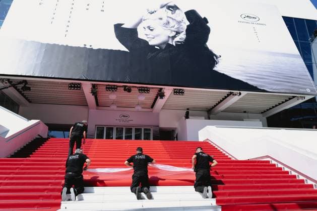 76eme Festival International du Film de Cannes. Installation montage du tapis rouge. 76th International Cannes Film Festival. Red Carpet laying index Catherine Deneuve 291904 2023-05-16 Cannes France  Copyright: xLionelxGuericolas MPPx STAR_291904_003
