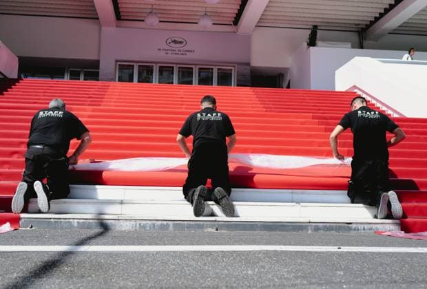 76eme Festival International du Film de Cannes. Installation montage du tapis rouge. 76th International Cannes Film Festival. Red Carpet laying 291904 2023-05-16 Cannes France  Copyright: xLionelxGuericolas MPPx STAR_291904_005