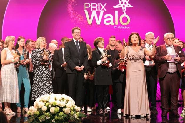 47 Prix Walo 2023 Federal Councillor Albert Rösti with the award winners and contributors at the closing picture on stage Award of the 47 Prix Walo for the years 2020 2022 on 14 05 2023 at the SRF television studios Zurich, Switzerland