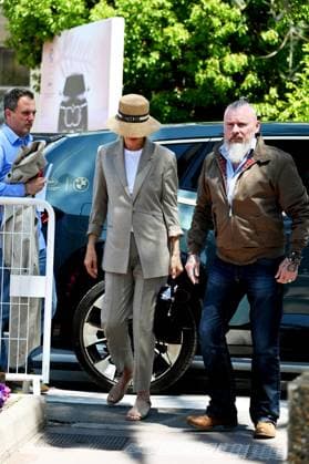 76th Cannes Film Festival 2023, Uma Thurman and son Levon Roan Thurman-Hawke arrive at the beach of the Martinez hotel Pictured: Uma Thurman  Copyright: xEmanuelexMangiarottix xipa-agencx xPoolxPhotoxEventsx01x IPA_IPA37967729