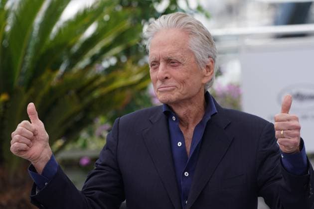 Internationale Filmfestspiele von Cannes - Photocall zur Goldenen Ehrenpalme für Michael Douglas CELEBRITES : 76 eme festival de Cannes - Photocall de Michael Douglas - Cannes - 16 05 2023 NorbertScanella Panoramic 
