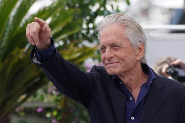 Internationale Filmfestspiele von Cannes - Photocall zur Goldenen Ehrenpalme für Michael Douglas CELEBRITES : 76 eme festival de Cannes - Photocall de Michael Douglas - Cannes - 16 05 2023 NorbertScanella Panoramic 