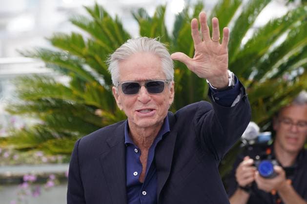 Internationale Filmfestspiele von Cannes - Photocall zur Goldenen Ehrenpalme für Michael Douglas CELEBRITES : 76 eme festival de Cannes - Photocall de Michael Douglas - Cannes - 16 05 2023 NorbertScanella Panoramic 