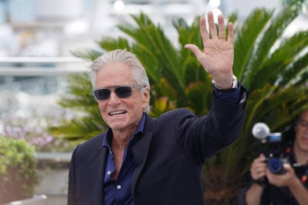 Internationale Filmfestspiele von Cannes - Photocall zur Goldenen Ehrenpalme für Michael Douglas CELEBRITES : 76 eme festival de Cannes - Photocall de Michael Douglas - Cannes - 16 05 2023 NorbertScanella Panoramic 