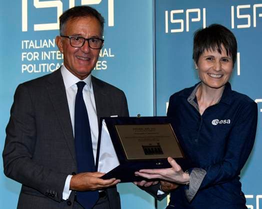photo IPP Mario Romano Milan 16 5 2023 ISPI Prize 2022 in the photo Paolo Magri, ISPI vice president, presents the ISPI Prize 2022 to Samantha Cristoforetti, ESA astronaut, receives the ISPI Prize 2023 Italy Photo Press World Copyright ISPI Prize 2022  0