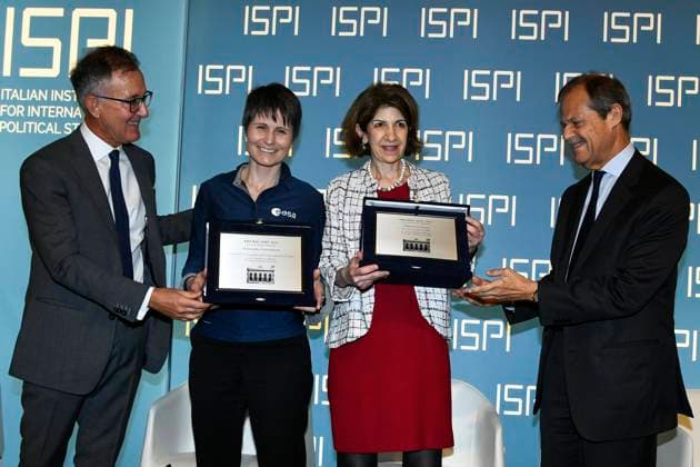 photo IPP Mario Romano Milan 16 5 2023 ISPI Prize 2022 in the photo Paolo Magri, ISPI vice president, Samantha Cristoforetti, ESA astronaut and Fabiola Gianotti, director general of CERN, with the ISPI Prize 2023 and Giampiero Masolo, president ISPI Italy Photo Press World Copyright ISPI Prize 2022  0