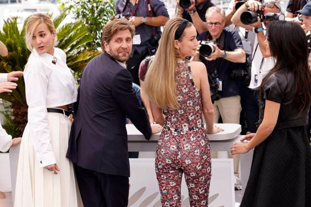 Julia Ducournau, Ruben Östlund, Brie Larson and Maryam Touzani at the International Jury Photocall at the Festival de Cannes 2023 76 Cannes International Film Festival at the Palais des Festivals Cannes, 16 05 2023. Foto:xS.xGabschx xFuturexImage