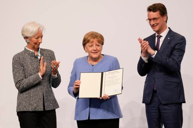 Award of the State Prize NRW to Angela Merkel Angela Merkel, Chancellor a D together with ECB President Christine Lagarde and NRW State President Hendrik Wuest on stage at the award ceremony of the State Prize 2023 of the State of North Rhine Westphalia in the Flora in Cologne, 16 05 2023, Cologne, Cologne North Rhine Westphalia