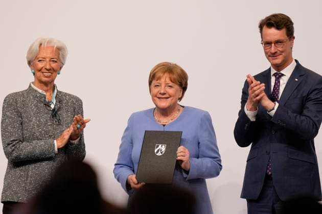 Award of the State Prize NRW to Angela Merkel Angela Merkel, Chancellor a D together with ECB President Christine Lagarde and NRW State President Hendrik Wuest on stage at the award ceremony of the State Prize 2023 of the State of North Rhine Westphalia in the Flora in Cologne, 16 05 2023, Cologne, Cologne North Rhine Westphalia