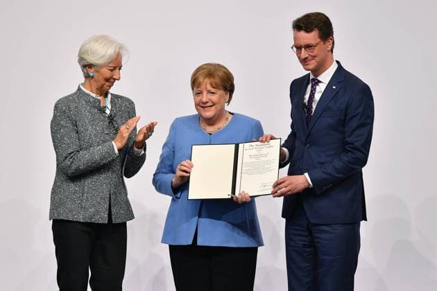 Award of the State Prize of the State of NRW to Federal Chancellor a D Dr Angela Merkel on 16 05 2023 in the Flora in Cologne Christine Lagarde President of the European Central Bank Federal Chancellor a D Dr Angela Merkel Hendrik Wüst Minister President NRW xRx