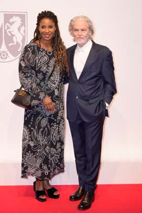 Award of the State Prize of North Rhine-Westphalia to Angela Merkel Liz Baffoe with Hermann Buehlbecker on the red carpet for the award of the State Prize 2023 of the State of North Rhine-Westphalia to the Chancellor a D in the Flora in Cologne, 16 05 2023
