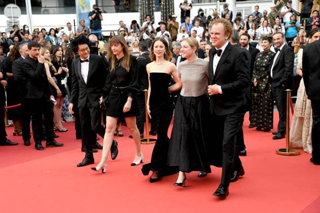 Internationale Filmfestspiele von Cannes, Eröffnung 76th Cannes Film Festival 2023, evening 1 - Opening Red Carpet, Inaugural Ceremony. In the photo Members of the Jury Un Certain Regard Davy Chou, Paula Beer, Alice Winocour, Emilie Dequenne and President of the Jury John C. Reilly  Copyright: xAlbertoxTerenghix xipa-agency.nex xPoolxPhotoxEventsx01x IPA_IPA37974285