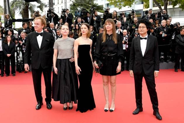 Internationale Filmfestspiele von Cannes, Eröffnung 76th Cannes Film Festival 2023, evening 1 - Opening Red Carpet, Inaugural Ceremony. In the photo Members of the Jury Un Certain Regard Davy Chou, Paula Beer, Alice Winocour, Emilie Dequenne and President of the Jury John C. Reilly  Copyright: xAlbertoxTerenghix xipa-agency.nex xPoolxPhotoxEventsx01x IPA_IPA37974292