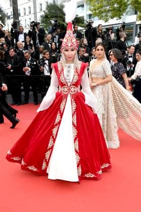 Internationale Filmfestspiele von Cannes, Eröffnung 76th Cannes Film Festival 2023, evening 1 - Opening Red Carpet, Inaugural Ceremony. Pictured: Guest  Copyright: xAlbertoxTerenghix xipa-agency.nex xPoolxPhotoxEventsx01x IPA_IPA37974319
