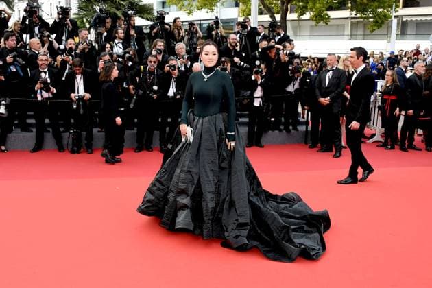 Internationale Filmfestspiele von Cannes, Eröffnung 76th Cannes Film Festival 2023, evening 1 - Opening Red Carpet, Inaugural Ceremony. Pictured: Gong Li  Copyright: xAlbertoxTerenghix xipa-agency.nex xPoolxPhotoxEventsx01x IPA_IPA37974964