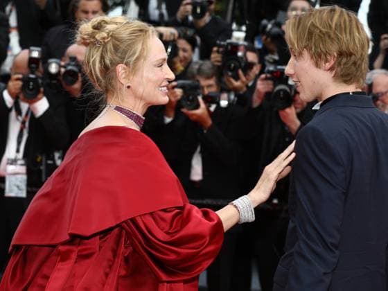 Internationale Filmfestspiele von Cannes, Eröffnung May 16, 2023, Cannes, Cote d Azur, France: UMA THURMAN and her son LEVON ROAN THURMA HAWKE attend the screening of Jeanne du Barry and Opening Ceremony red carpet for the 76th Annual Cannes Film Festival at Palais des Festivals on May 16, 2023 in Cannes, France Cannes France - ZUMAc179 20230516_zep_c179_148 Copyright: xMickaelxChavetx