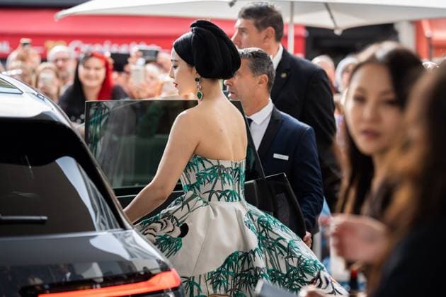 76e Festival International du Film de Cannes. Sortie du Martinez pour les marches. 76th International cannes Film Festival. Celebrities leaving Martinez Hotel for red carpet 291932 2023-05-16 Cannes France BingBing, Fan  Copyright: xEstellexCarlierx xStarfacex STAR_291932_029