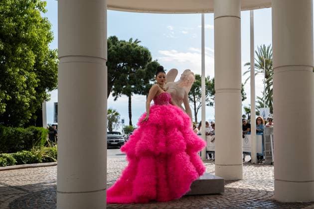 76e Festival International du Film de Cannes. Sortie du Martinez pour les marches. 76th International cannes Film Festival. Celebrities leaving Martinez Hotel for red carpet 291932 2023-05-16 Cannes France  Copyright: xEstellexCarlierx xStarfacex STAR_291932_034