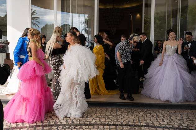 76e Festival International du Film de Cannes. Sortie du Martinez pour les marches. 76th International cannes Film Festival. Celebrities leaving Martinez Hotel for red carpet 291932 2023-05-16 Cannes France  Copyright: xEstellexCarlierx xStarfacex STAR_291932_036