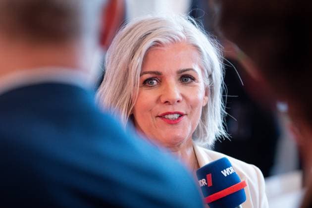Award of the State Prize 2023 of the State of North Rhine Westphalia to the Chancellor a D Current, 16 05 2023, Cologne, presenter Birgit Schrowange on the red carpet for the award of the State Prize 2023 of the State of North Rhine Westphalia to the Chancellor a D in the Flora in Cologne Cologne North Rhine Westphalia Germany