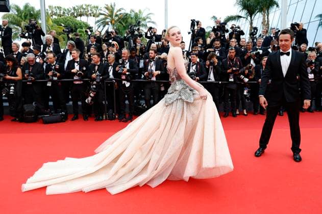 Elle Fanning at the Opening Ceremony with the premiere of the feature film Jeanne du Barry at the Festival de Cannes 2023 76 Cannes International Film Festival at the Palais des Festivals Cannes, 16 05 2023. Foto:xD.xBedrosianx xFuturexImage