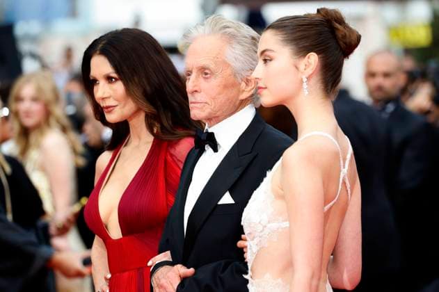 Catherine Zeta Jones, Michael Douglas and Carys Zeta Douglas at the Opening Ceremony with the premiere of the feature film Jeanne du Barry at the Festival de Cannes 2023 76 Cannes International Film Festival at the Palais des Festivals Cannes, 16 05 2023. Foto:xD.xBedrosianx xFuturexImage