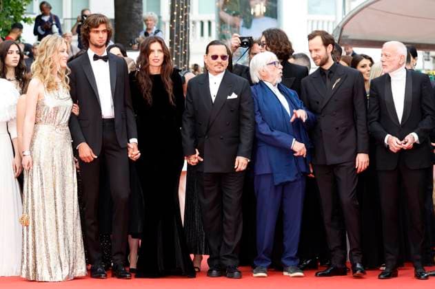 Pauline Pollman, Diego Le Fur, Maiwenn, Johnny Depp, Pierre Richard, Benjamin Lavernhe, Pascal Greggory and guests at the Opening Ceremony with the premiere of the feature film Jeanne du Barry at the Festival de Cannes 2023 76 Cannes International Film Festival at the Palais des Festivals Cannes, 16 05 2023. Foto:xD.xBedrosianx xFuturexImage