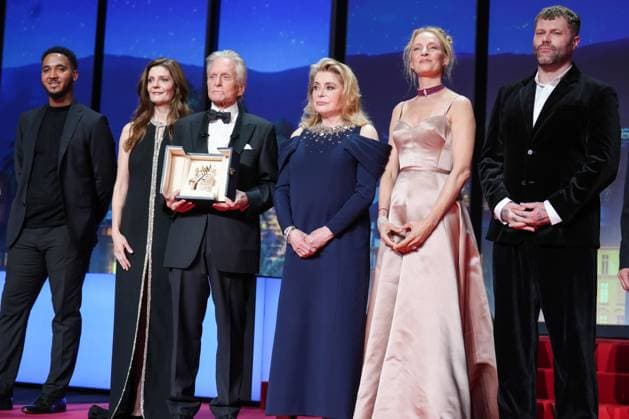 Internationale Filmfestspiele von Cannes - Michael Douglas erhält Goldenen Ehrenpalme 76e Festival International du Film de Cannes. Ceremonie d ouverture. 76th International Cannes Film festival. Opening ceremony. 291933 2023-05-16 Cannes France Mastroianni, Chiara; Thurman, Uma; Douglas, Michael; Deneuve, Catherine  Copyright: xSergexArnalx xStarfacex STAR_291933_022