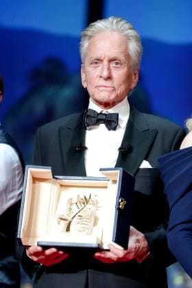 Internationale Filmfestspiele von Cannes - Michael Douglas erhält Goldenen Ehrenpalme 76e Festival International du Film de Cannes. Ceremonie d ouverture. Palme d honneur. 76th International Cannes Film festival. Opening ceremony. Life achievment award 291933 2023-05-16 Cannes France Douglas, Michael  Copyright: xSergexArnalx xStarfacex STAR_291933_023