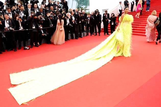 Farhana Bodi at the Opening Ceremony with the premiere of the feature film Jeanne du Barry at the Festival de Cannes 2023 76 Cannes International Film Festival at the Palais des Festivals Cannes, 16 05 2023. Foto:xD.xBedrosianx xFuturexImage