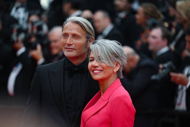 Entertainment Bilder des Tages 76e Festival International du film de Cannes.Montee des marches du film Jeanne du Barry - 76th International Cannes Film Festival. Red Carpet of Jeanne du Barry - Mads Mikkelsen , Hanne Jacobsen 291888 2023-05-16  Copyright: xMaylox xStarfacex STAR_291888_223