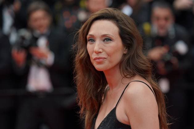 Laura Smet CELEBRITES : 76 eme festival de Cannes - Red Carpet du film Jeanne du Barry - CÃ rÃ monie d™ouverture - Cannes - 16 05 2023 NorbertScanella Panoramic 