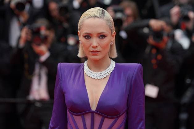 Pom Klementieff CELEBRITES : 76 eme festival de Cannes - Red Carpet du film Jeanne du Barry - CÃ rÃ monie d™ouverture - Cannes - 16 05 2023 NorbertScanella Panoramic 