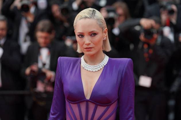 Pom Klementieff CELEBRITES : 76 eme festival de Cannes - Red Carpet du film Jeanne du Barry - CÃ rÃ monie d™ouverture - Cannes - 16 05 2023 NorbertScanella Panoramic 