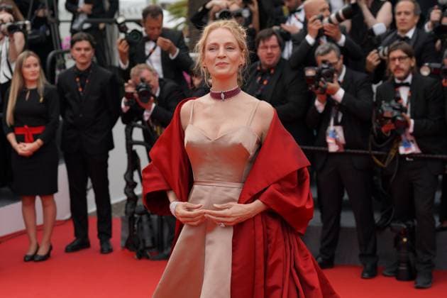Uma Thurman CELEBRITES : 76 eme festival de Cannes - Red Carpet du film Jeanne du Barry - CÃ rÃ monie d™ouverture - Cannes - 16 05 2023 NorbertScanella Panoramic 