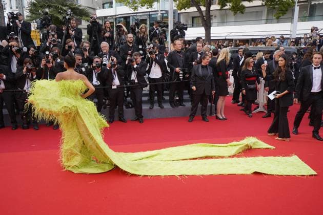 Farhana Bodi CELEBRITES : 76 eme festival de Cannes - Red Carpet du film Jeanne du Barry - CÃ rÃ monie d™ouverture - Cannes - 16 05 2023 NorbertScanella Panoramic 