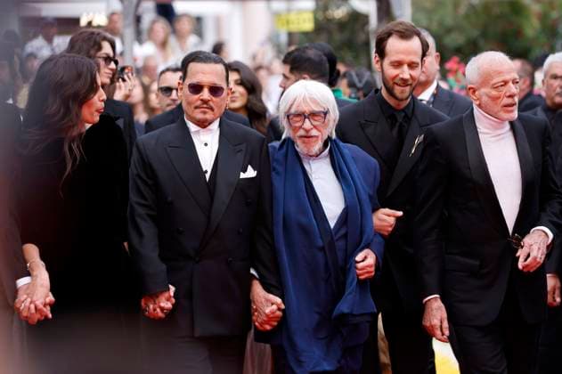 Maiwenn, Johnny Depp, Pierre Richard, Benjamin Lavernhe and Pascal Greggory at the Opening Ceremony with the premiere of the feature film Jeanne du Barry at the Festival de Cannes 2023 76 Cannes International Film Festival at the Palais des Festivals Cannes, 16 05 2023. Foto:xS.xGabschx xFuturexImage