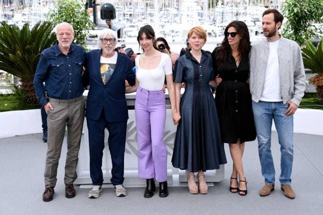 76th Cannes Film Festival 2023, Photocall film Jeanne du Barry . Pictured: Benjamin Lavernhe, MaÃ¯wenn, India Hair, Suzane De Baecque, Pierre Richard, Pascal Greggory  Copyright: xAlbertoxTerenghi PoolxPhotoxEvenx xPoolxPhotoxEventsx01x IPA_IPA37992429