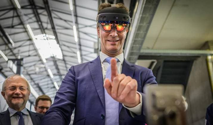Bilder des Jahres 2023, News 05 Mai News Themen der Woche KW20 News Bilder des Tages Ministerpräsident Hendrik Wüst besucht Südwestfalen. *** NUR FÜR REDAKTIONELLE ZWECKE *** EDITORIAL USE ONLY ***<p>Ministerpräsident Hendrik Wüst besucht am Mittwoch den Campus Buschhütten bei Siegen in Südwestfalen. Deutschland NRW Siegen Copyright: RalfxRottmann *** Minister President Hendrik Wüst visits South Westphalia FOR EDITORIAL PURPOSES ONLY EDITORIAL USE ONLY p Minister President Hendrik Wüst visits the Buschhütten campus near Siegen in South Westphalia Germany NRW Siegen Copyright RalfxRottmann Copyright: RalfxRottmann doc7q8pet59o9ggmtuf47r ,EDITORIAL USE ONLY