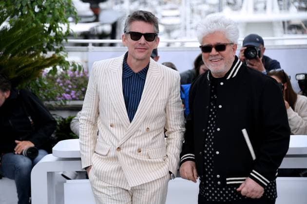 Entertainment Bilder des Tages 76th Cannes Film Festival 2023, Photocall film Strange way of life. Pictured: Pedro Almodovar, Ethan Hawke  Copyright: xAlbertoxTerenghi PoolxPhotoxEvenx xPoolxPhotoxEventsx01x IPA_IPA37996383