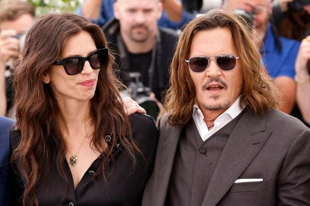 Maiwenn and Johnny Depp at the photocall for the feature film Jeanne du Barry at the Festival de Cannes 2023 76 Cannes International Film Festival at the Palais des Festivals Cannes, 17 05 2023. Foto:xS.xGabschx xFuturexImage