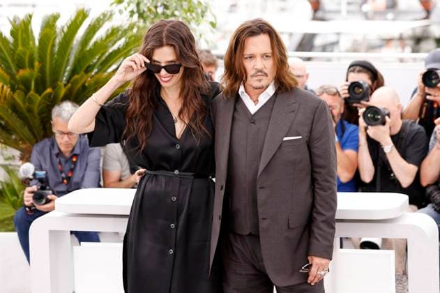 Maiwenn and Johnny Depp at the photocall for the feature film Jeanne du Barry at the Festival de Cannes 2023 76 Cannes International Film Festival at the Palais des Festivals Cannes, 17 05 2023. Foto:xS.xGabschx xFuturexImage