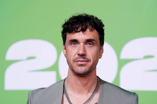 17 05 2023, Zug, Bossard Arena, SWISS MUSIC AWARDS, singer Seven real name Jan Dettwyler poses for a photo on the red carpet Zug Bossard Arena Zug Switzerland  Copyright: xJustPictures.ch DanielaxPorcellix