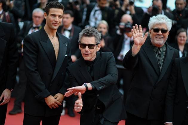 76e Festival International du film de Cannes.Montee des marches du film Kaibutsu Monster - 76th International Cannes Film Festival. Red Carpet of Kaibutsu Monster - Manuel Rios, Jason Hernandez, Ethan Hawke, Pedro Almodovar 292020 2023-05-17 Cannes France  Copyright: xLionelxGuericolas MPPx STAR_292020_021